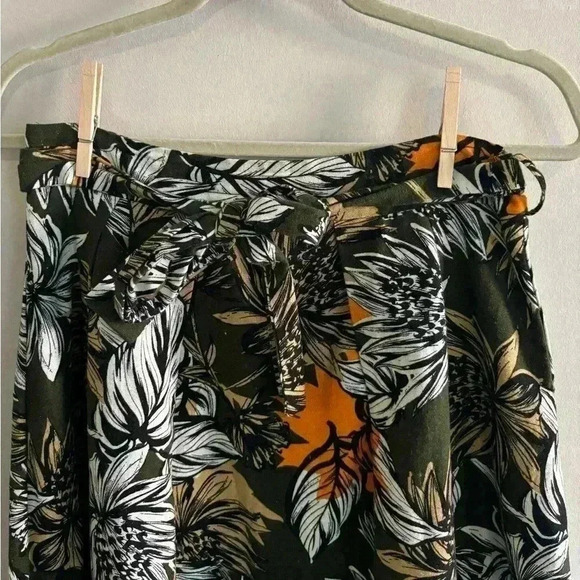 PIT Amsterdam Dark Green Floral Midi Skirt - Picture 3 of 6
